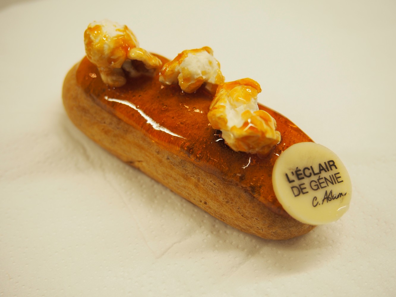 Eclair caramel popcorn par Christophe Adam dessert L'Eclair de Génie