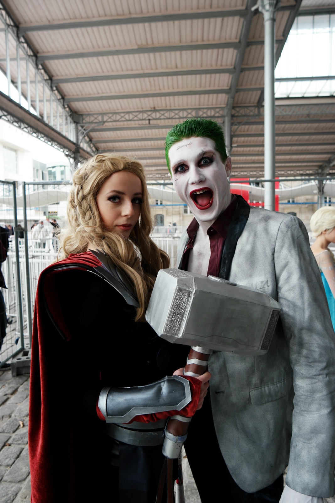 Joker and Thor girl Comic Con Paris festival 2015 Grande Halle de la Villette cosplay batman photo united states of paris blog