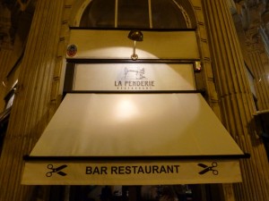 La Penderie bar restaurant paris etienne marcel