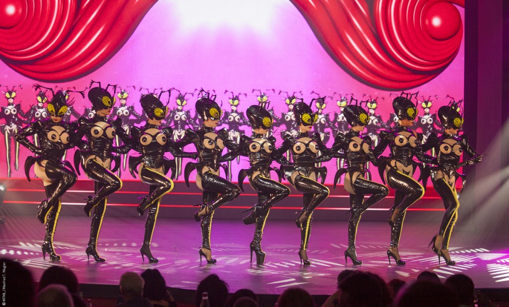 MUGLER FOLLIES 100ème centième Le Comédia Spectacle Manfred Thierry Mugler cabaret live paris show girls numéro glamour Muglerettes