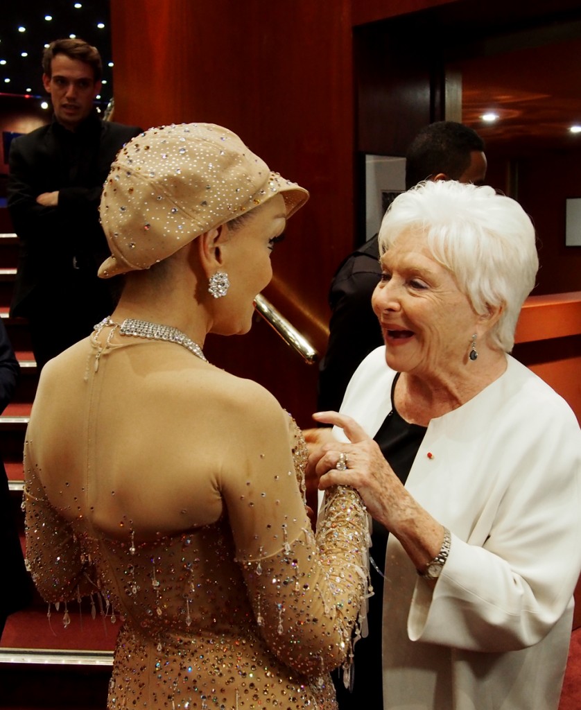 MUGLER FOLLIES 100ème centième Le Comédia Spectacle Manfred Thierry Mugler cabaret live paris show girls numéro glamour féérie line renaud Marie France people