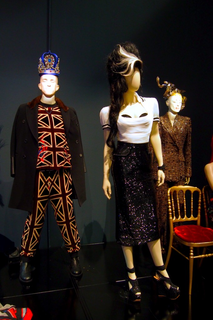 Tribute-to-Amy-Winehouse-women-haute-couture-spring-summer-collection-The-Fashion-World-of-Jean-Paul-Gaultier-London-exhibition-Barbican-Centre-exposition-Londres-photo-by-United-States-of-Paris-blog