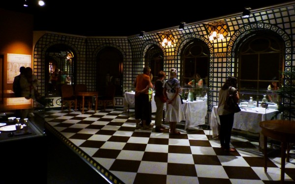 Café Installation 1ère classe Première  RMS Titanic exposition Porte de Versailles 15 avril 1912 naufrage film