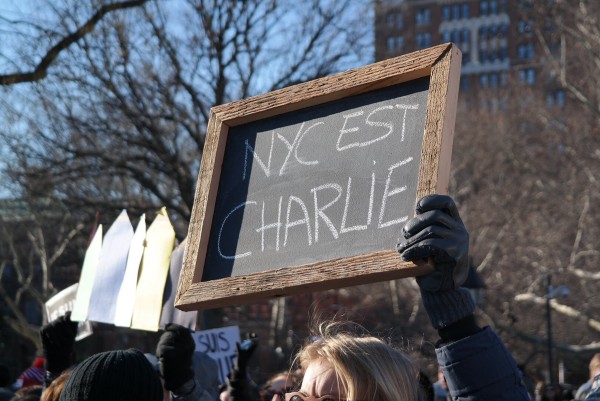 Je suis Charlie JeSuisCharlie Charlie Hebdo hommage reccueillement Washingtown Square New York NYC est charlie NYCestCharlie France