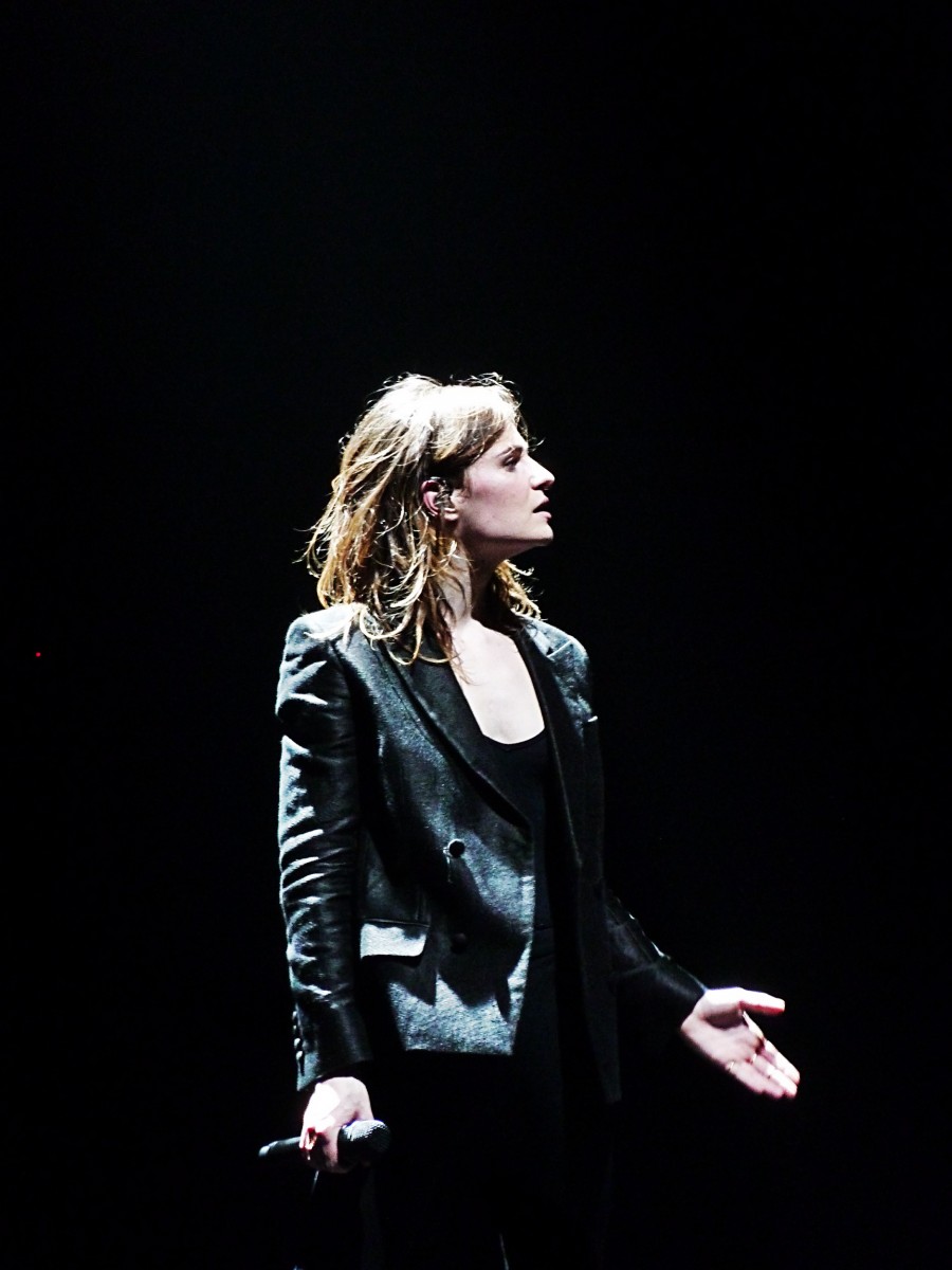Christine and the queens concert Olympia Paris 2015 tournée chaleur humaine Zenith festival saint claude photo de scène by United States of Paris blog