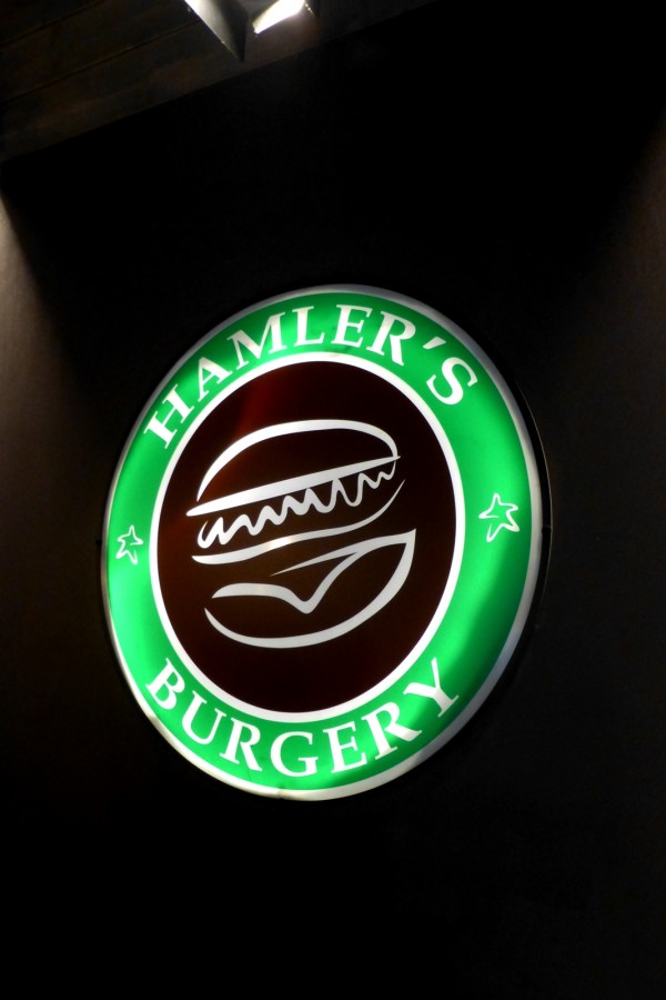 Hamler's Burgery restaurant rue monge paris fait maison burger tradition food home made  photo by United States of Paris