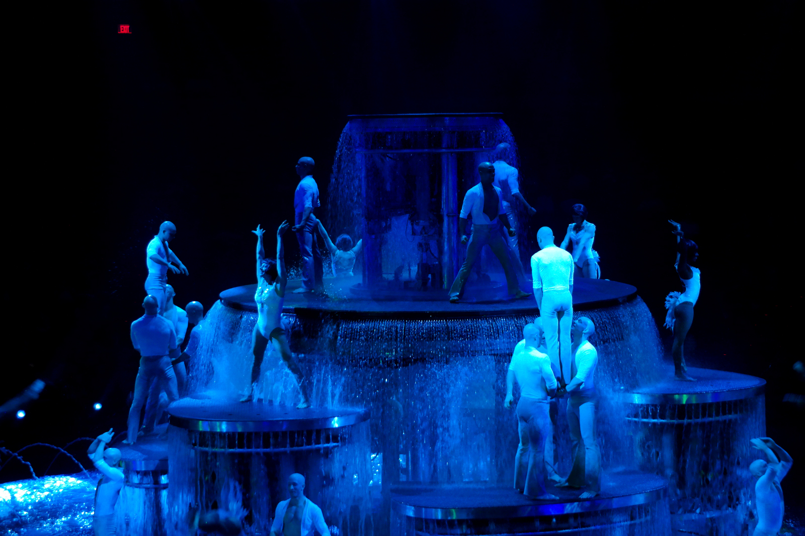 Le-Rêve-The-Dream-best-production-show-wynn-Las-Vegas-Perfomers-swimmers-acrobatics-water-Franco-Dragone-spectacle-le-reve-imagelogger-photo-by-united-states-of-paris-blog