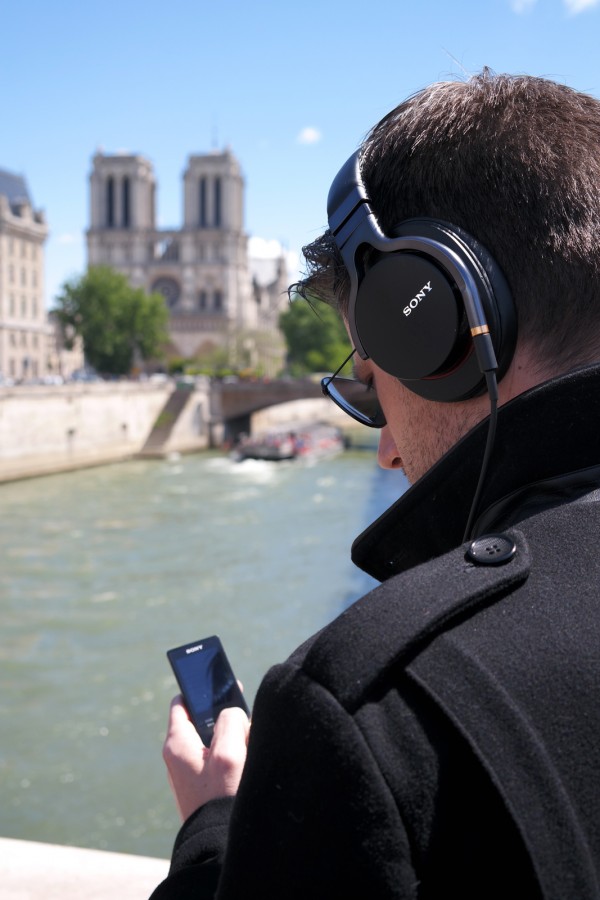 Sony casque MDR 1A Walkman NWZ A15 musique MP3 radio nomade technologie nouveauté innovation test critique avis revue Photo by United States Of Paris