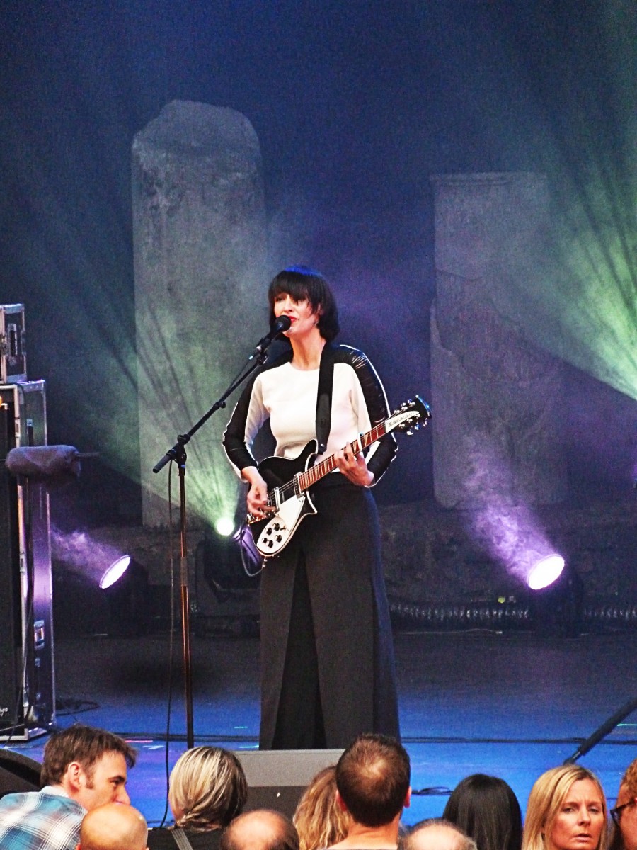 La Féline guitariste chanteuse Agnès Gayraud concert live festival Les Nuits de Fourvière Lyon photo by United States of Paris blog
