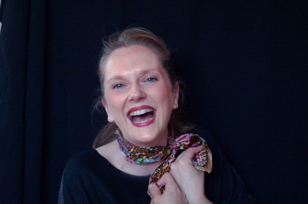 irma rose Irma rit rose théâtre les déchargeurs critique Pièce humour United States of Paris