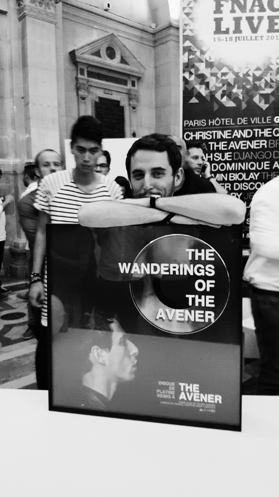 Le disque de platine de The Avener fnaclive 2015 festival concert live dj set Tristan Casara tournée The wanderings of the avener tour photo backstage by united states of paris blog
