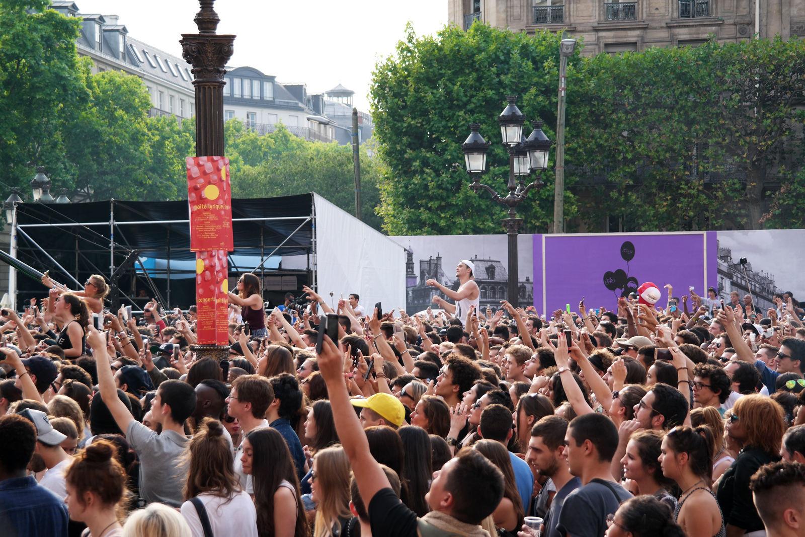 Public-Nekfeu-Ken-Samaras-rappeur-concert-fnaclive-2015-festival-live-tournée-feu-album-tour-stage-photo-scène-by-united-states-of-paris-blog