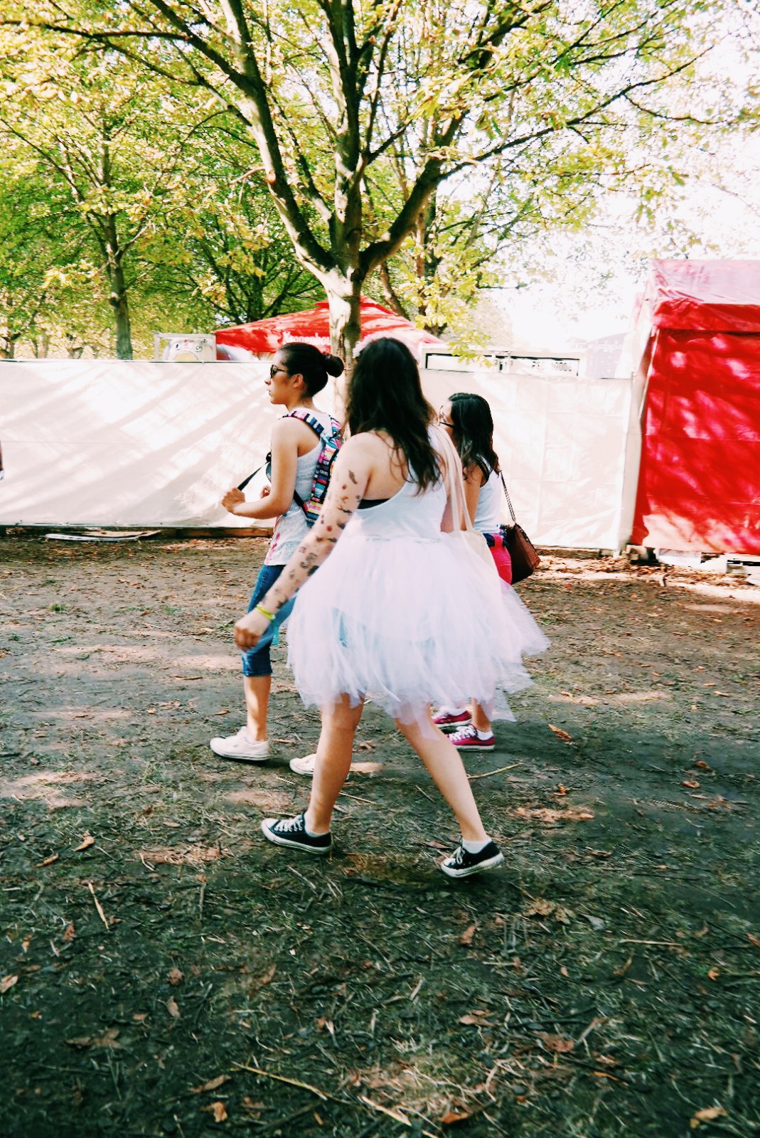 Festivalière-en-tutu-festival-Rock-en-Seine-2015-womenswear-fashion-photo-by-united-states-of-paris-blog