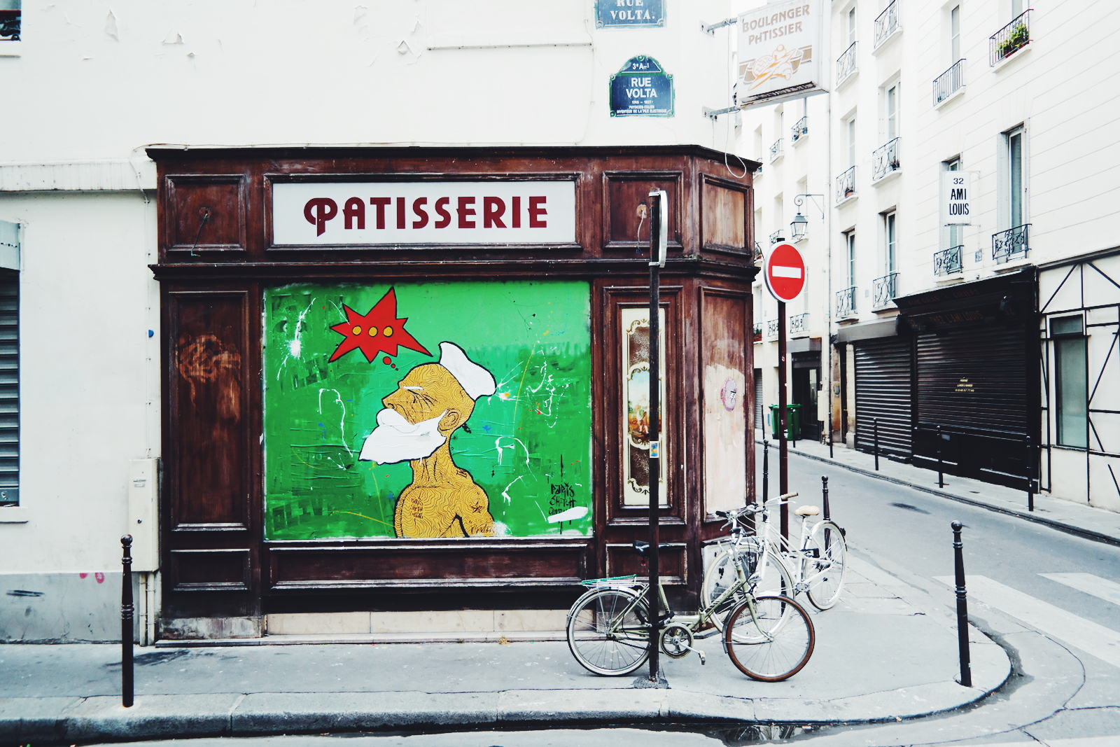French-sailor-marin-barbu-et-français-by-Paris-Sketch-Culture-Raphael-Federici-Patisserie-Rue-Volta-graffiti-street-art-wall-street-photography-by-United-States-of-Paris-blog