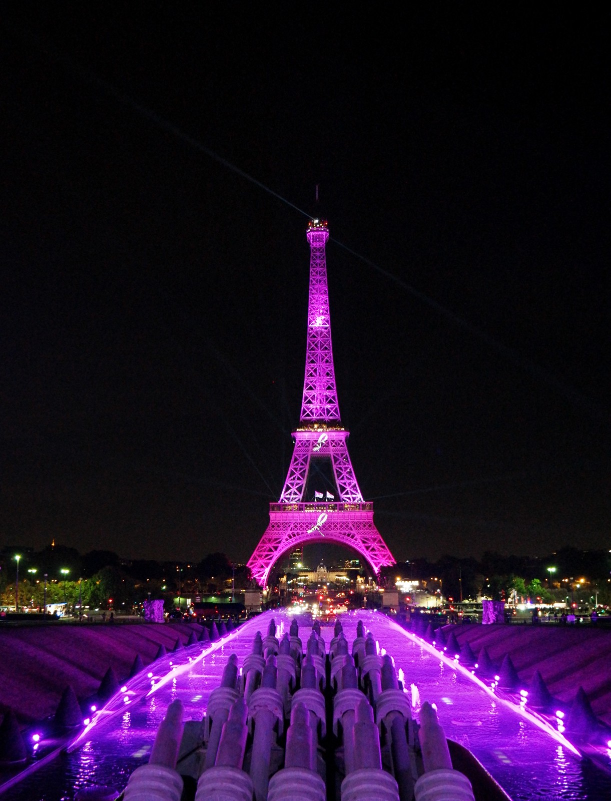 Illumination Tour Eiffel rose Pink Eiffel Tower pour Octobre Rose 2015 Ruban Rose soirée de lancement association Parlons-en cancer du sein photo usofparis blog