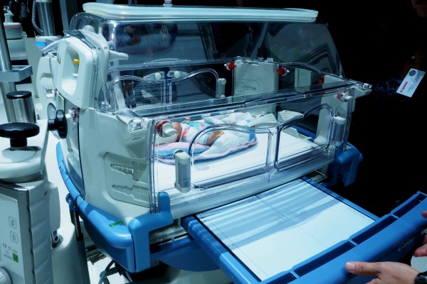 Prototype de couveuse avec Rayons X intégrés