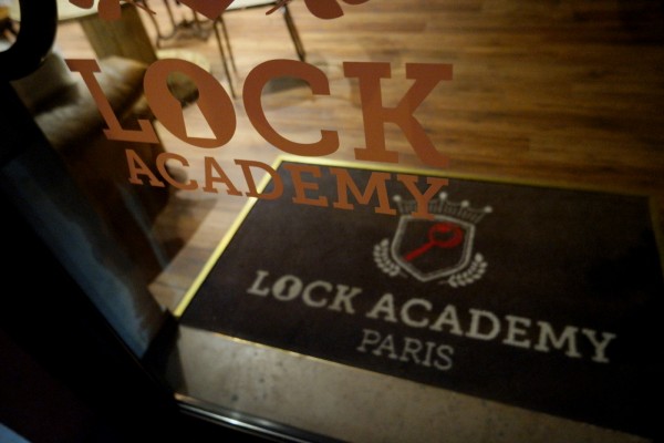 Lock Academy Escape Game intéractif Cluedo enigme jeu fun Photo by United States of Paris