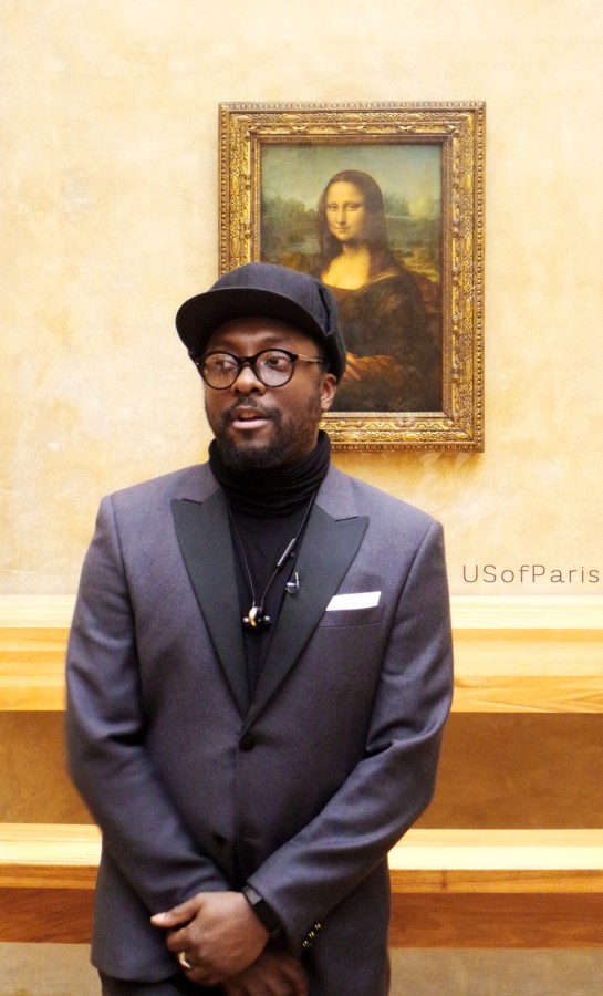 Will i am Mona lisa smile Musée du Louvre lenorado da vinci Will i am au louvre Will i am at the louvre clip documentaire Photo by blog United of Paris
