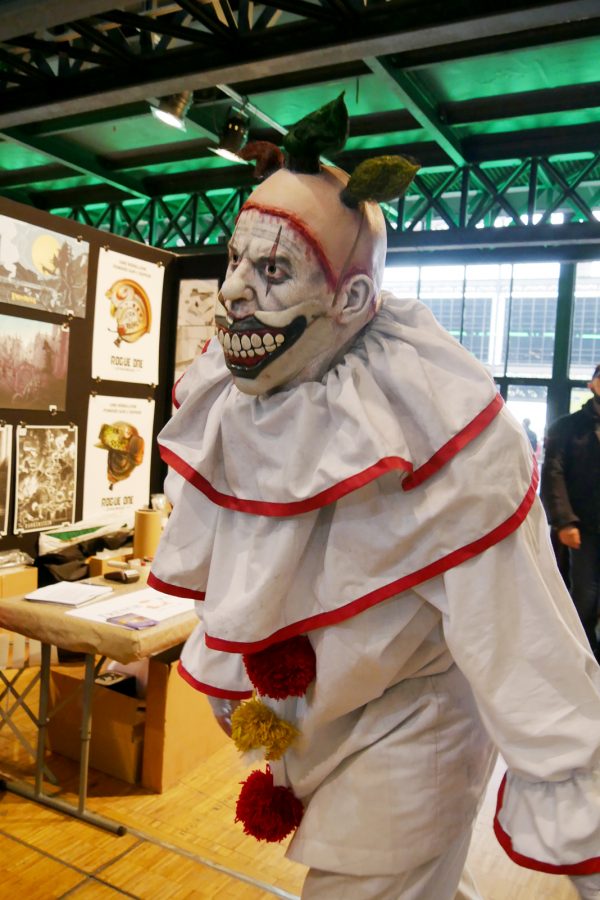 comic-con-paris-2016-expo-avis-la-villette-clown-costume-photo-by-united-states-of-paris
