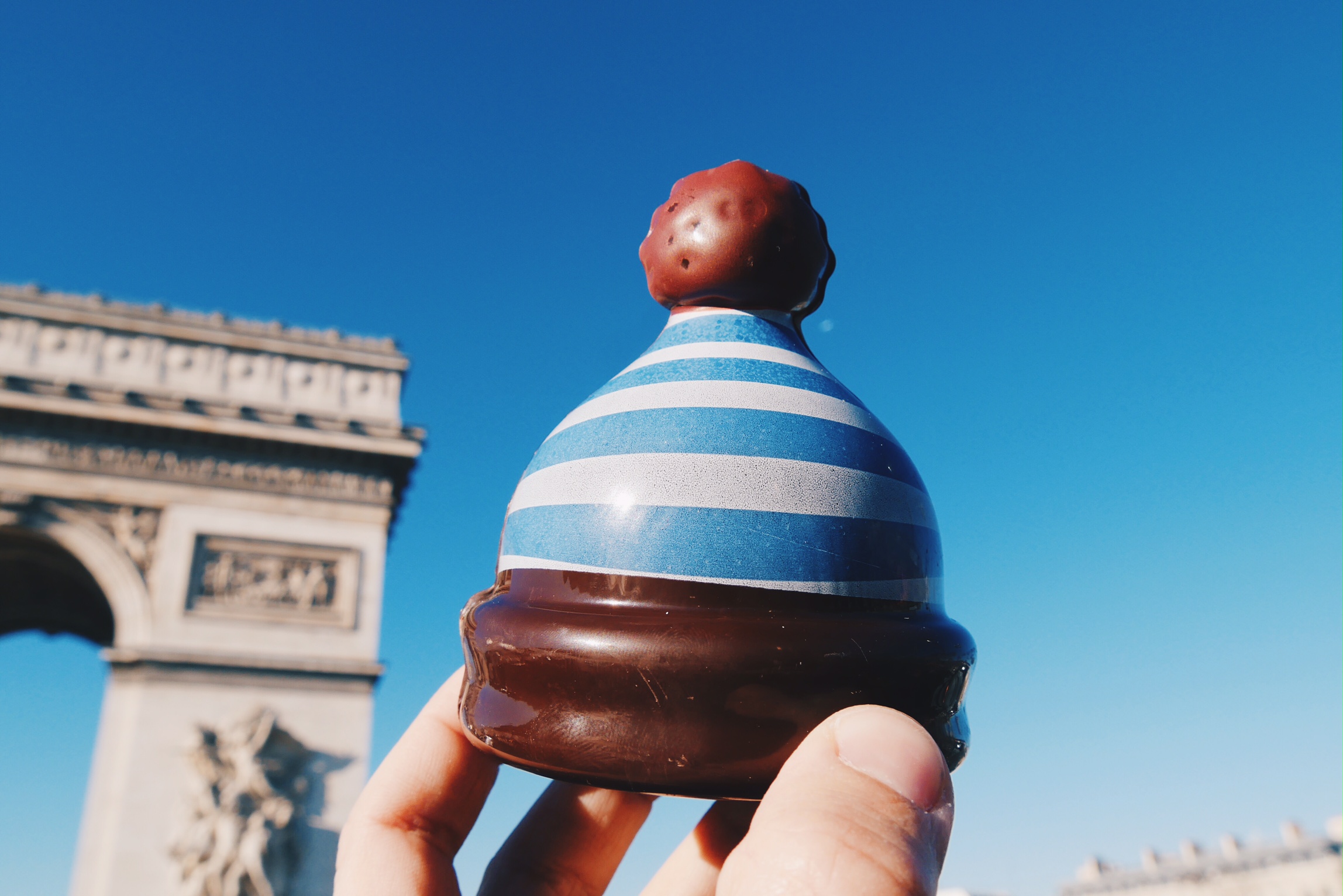 Le-Bonnet-marin-chocolat-noir-L-éclair-de-génie-paris-Christophe-Adam-Noël-2016-photo-usofparis-blog