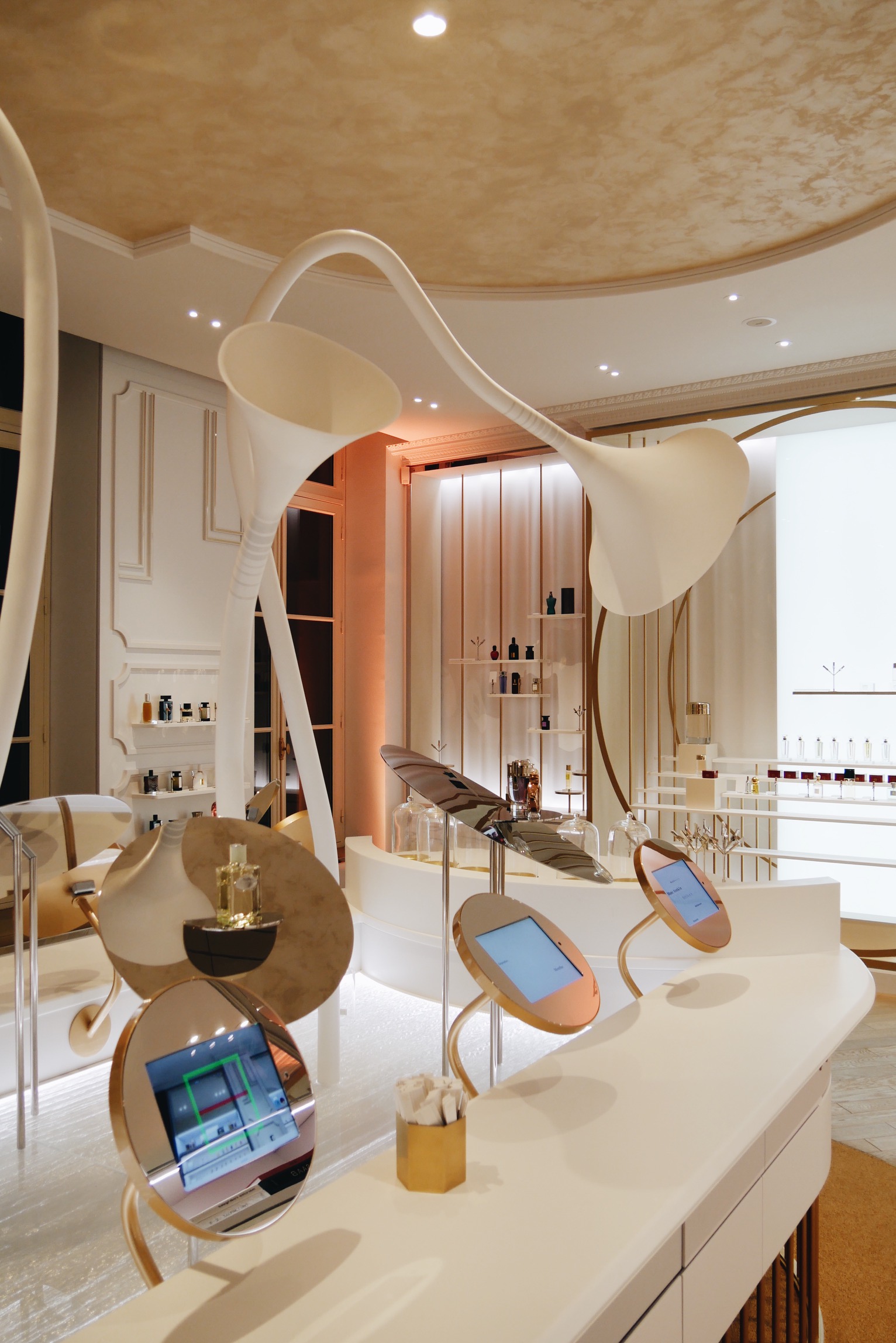 Concept store du Grand Musée du Parfum paris boutique design Agence Projectiles photo usofparis blog