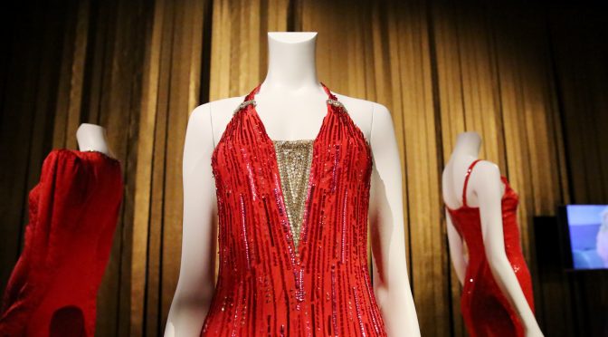 Dalida au Palais Galliera : une garde-robe lumineuse et festive !