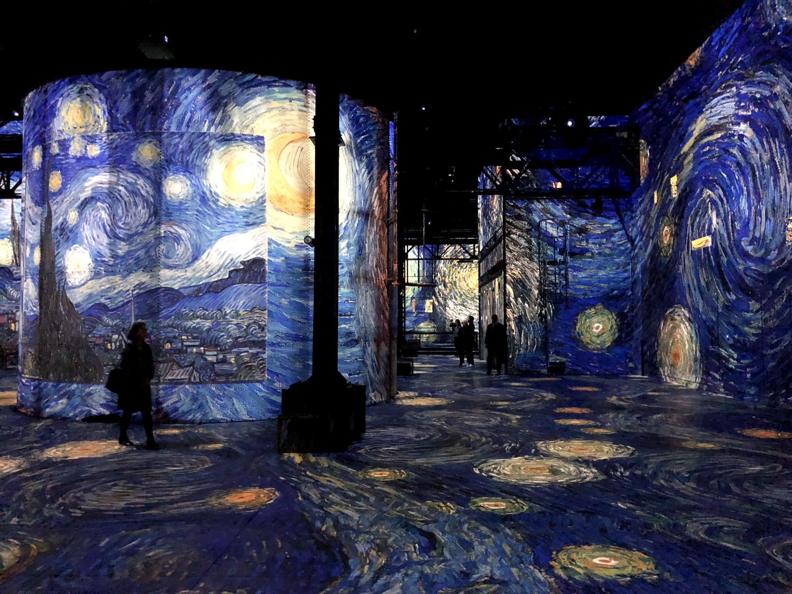 Atelier des Lumières : Van Gogh et le Japon sublimés -